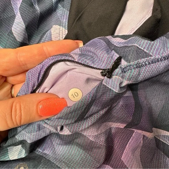 Lululemon Drop It Low Athletic Short in Pretty Prism Multi Black Lilac Size 10 - Picture 11 of 11